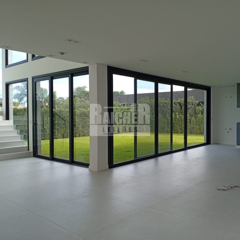 LOTE 001 Sobrado na beira mar na praia da Itapeva em Torres/RS com 507,36 m2, situado no Condomínio , localizado em Torres - RS