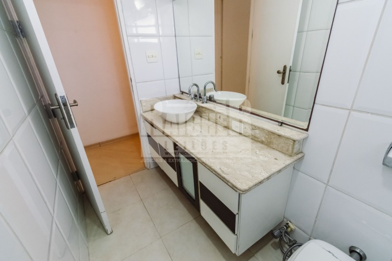 LOTE 001 Apartamento nº 5, localizado no 5º andar do Edifício Delia, situado na Rua Maestro Cardim, , localizado em São Paulo - SP