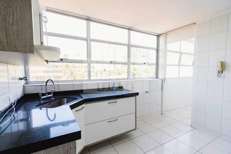 LOTE 001 Apartamento nº 5, localizado no 5º andar do Edifício Delia, situado na Rua Maestro Cardim, , localizado em São Paulo - SP