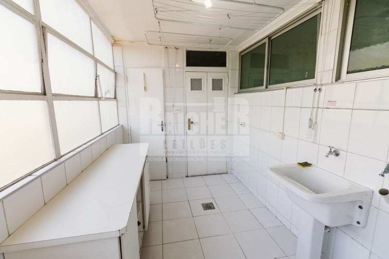 LOTE 001 Apartamento nº 5, localizado no 5º andar do Edifício Delia, situado na Rua Maestro Cardim, , localizado em São Paulo - SP