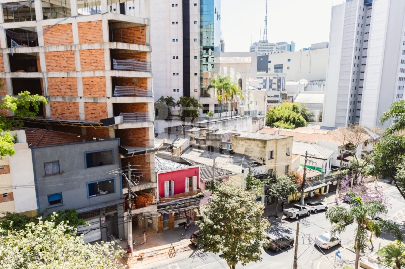 LOTE 001 Apartamento nº 5, localizado no 5º andar do Edifício Delia, situado na Rua Maestro Cardim, , localizado em São Paulo - SP